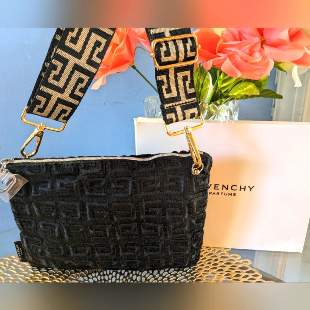 Givenchy pouch - image 4